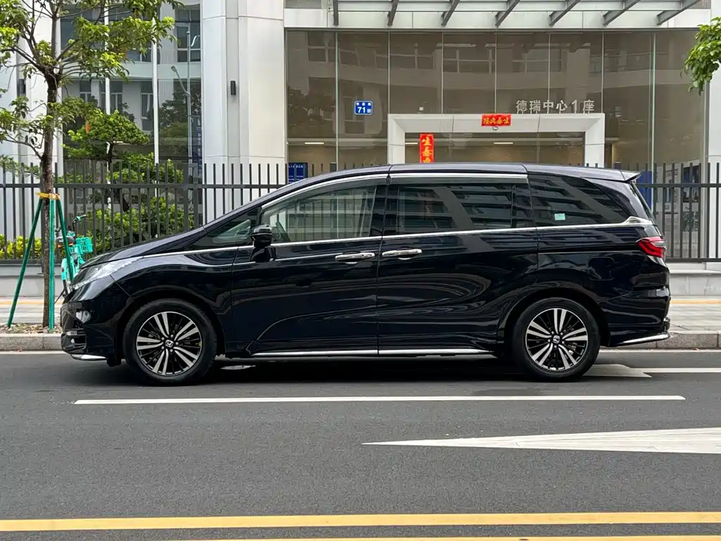 Honda Odyssey 2020 — фото 25