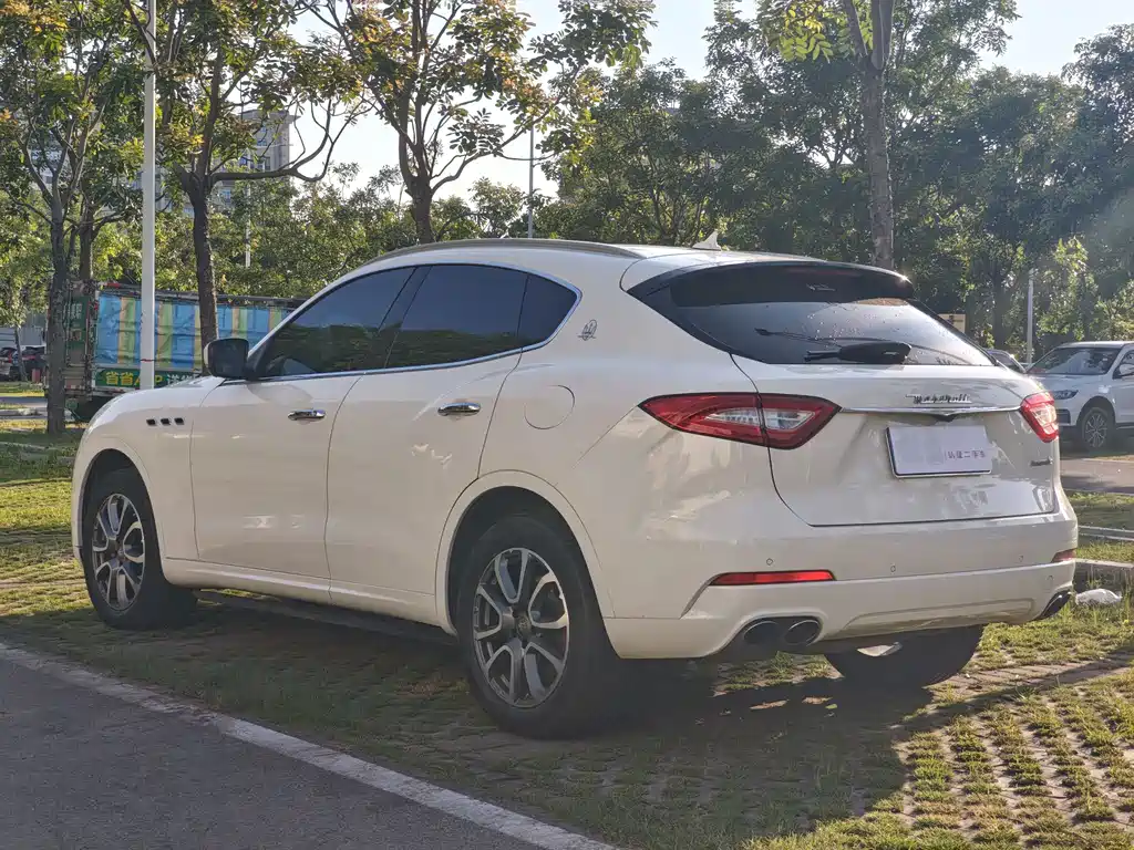 Maserati Levante 2017 — фото 8