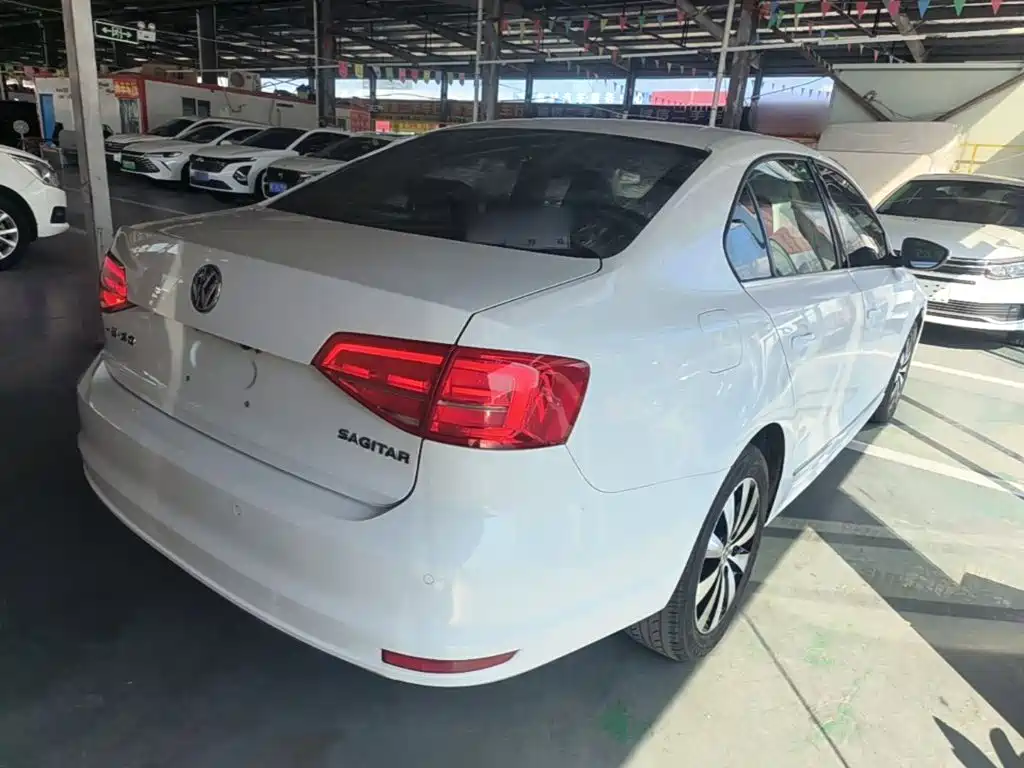 Volkswagen Sagitar 2017