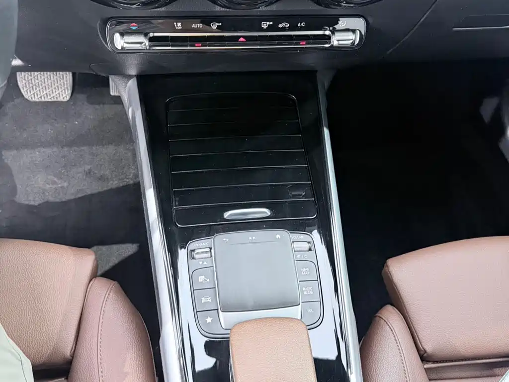 Mercedes-Benz GLB 2022 — фото 12