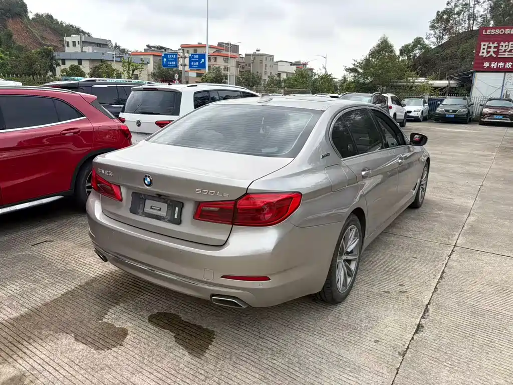 BMW 5 Series New Energy 2018 — фото 8