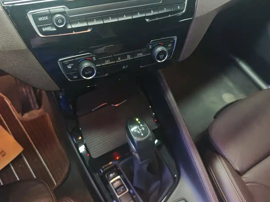 BMW X1 2018 — фото 16