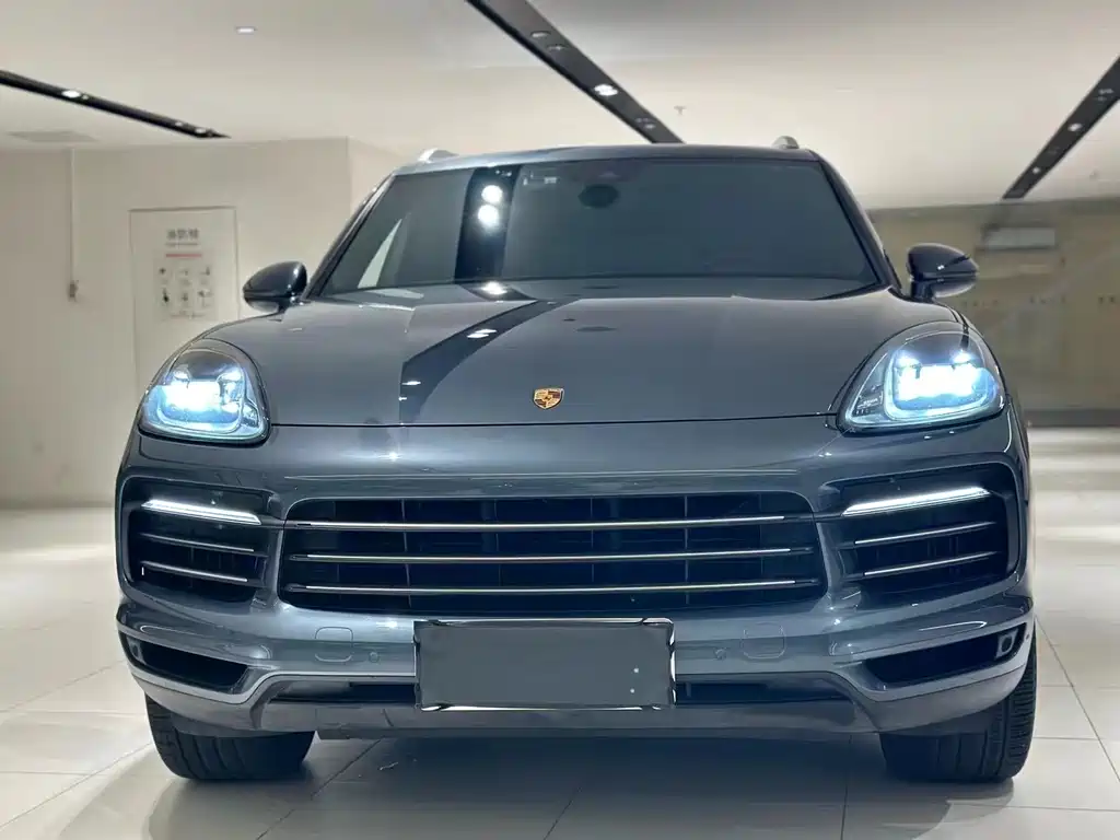 Porsche Cayenne 2019 — фото 1