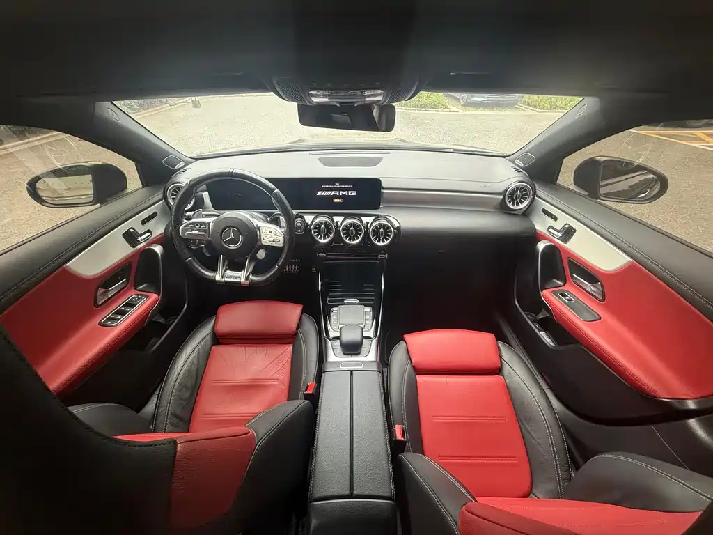 Mercedes-Benz A-Class AMG 2024 — фото 9