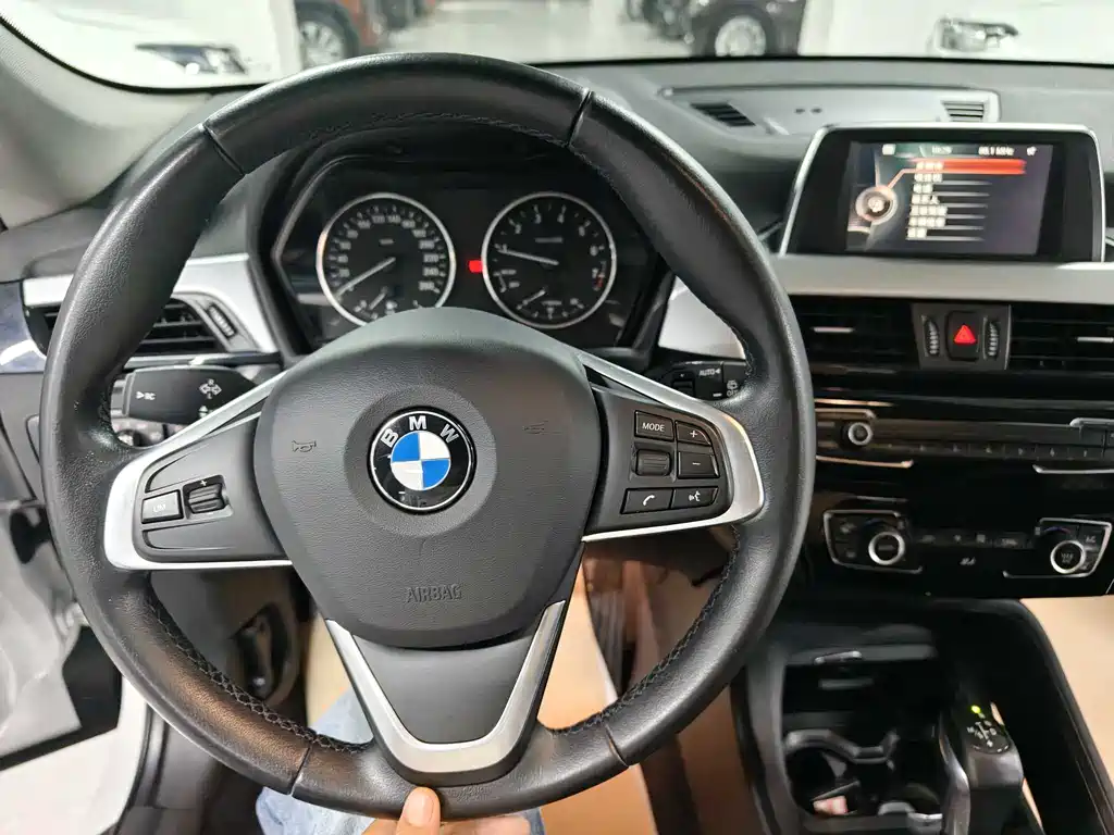 BMW X1 2017 — фото 15