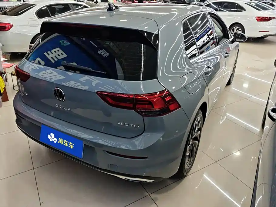 Volkswagen Golf 2025