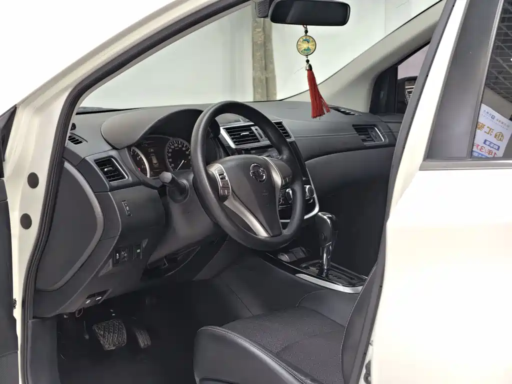 Nissan Tiida 2019 — фото 25