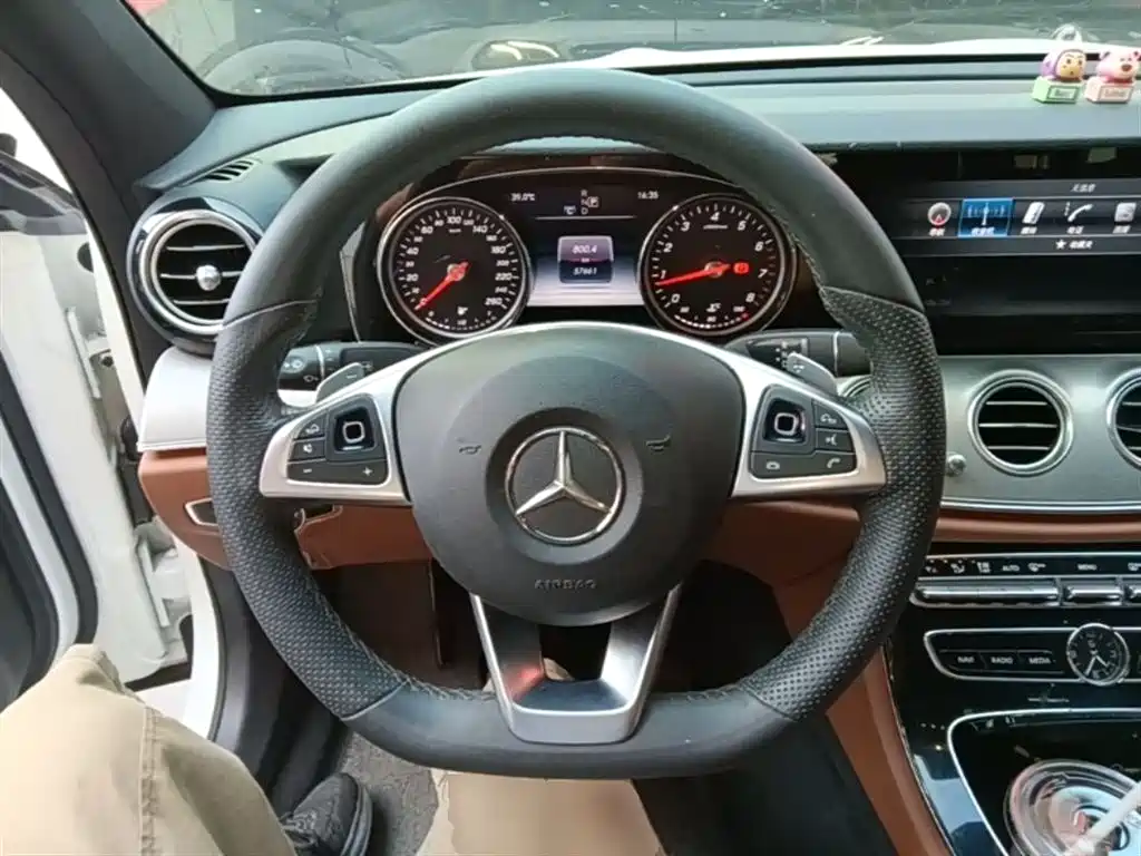 Mercedes-Benz E-Class 2017 — фото 11
