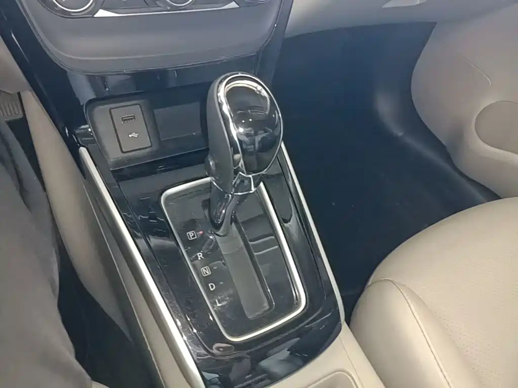 Nissan Sylphy 2019 — фото 14