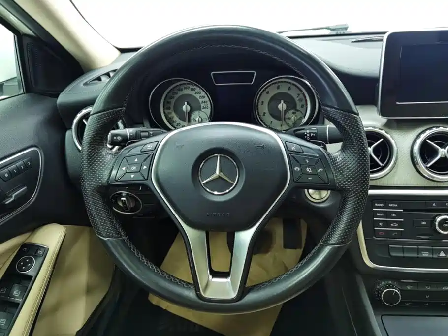 Mercedes-Benz GLA 2016 — фото 15