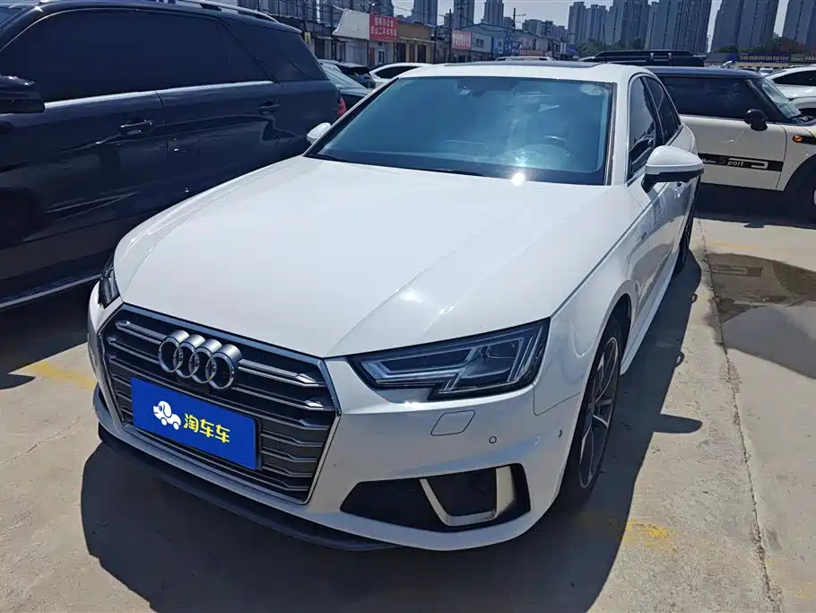 Audi A4L 2020 — фото 1