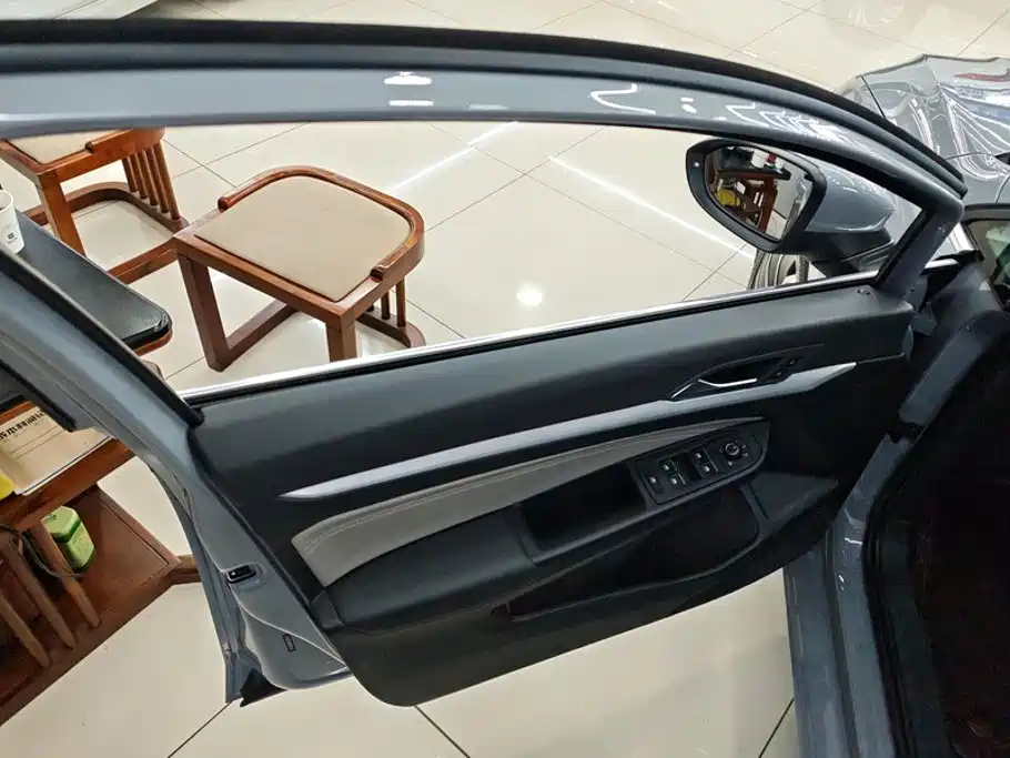 Volkswagen Golf 2025