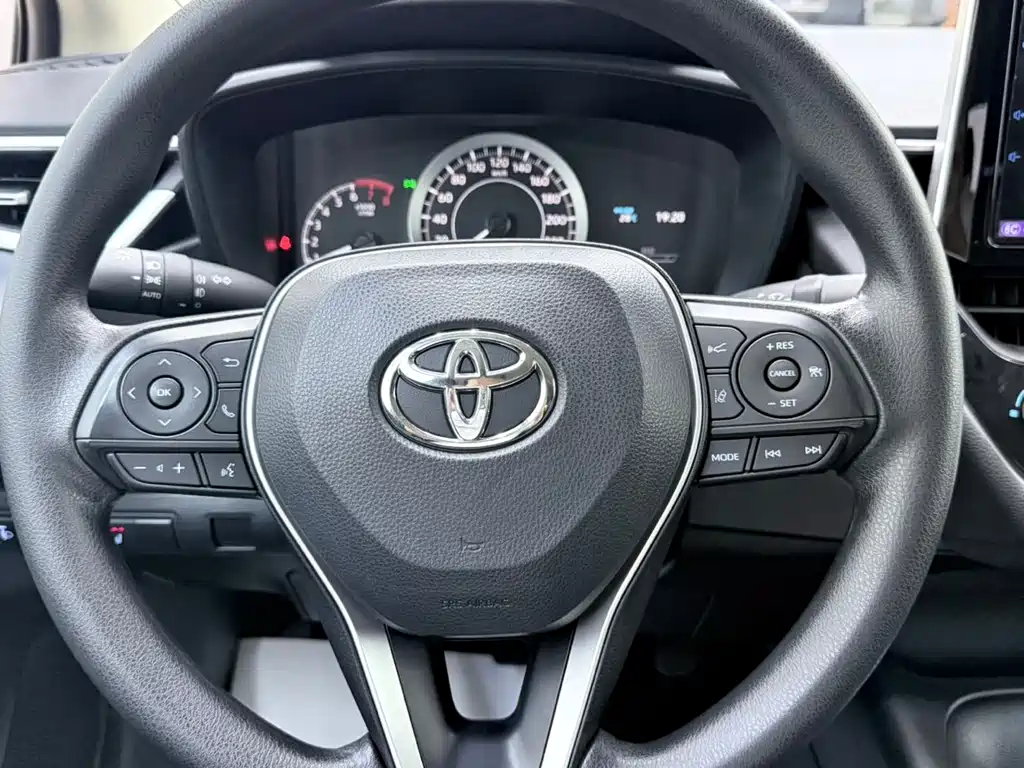Toyota Corolla 2023 — фото 13