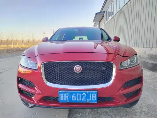 Jaguar F-PACE 2016