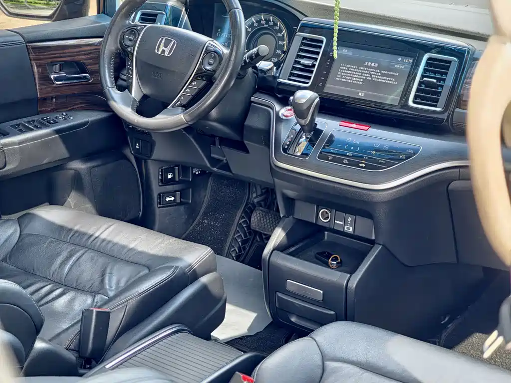 Honda Elysion 2018 — фото 10