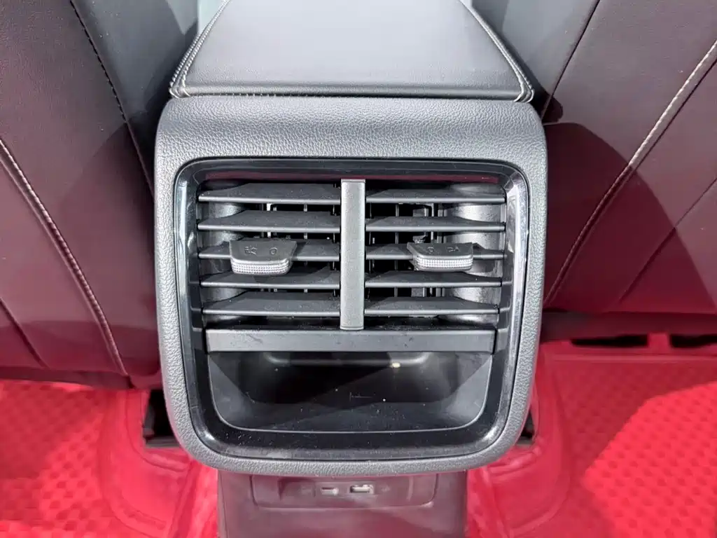 Skoda Octavia 2023 — фото 15