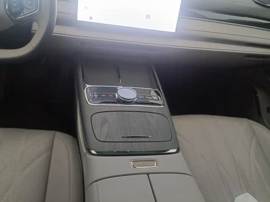 Geely Galaxy Starshine 8 2025 — фото 16