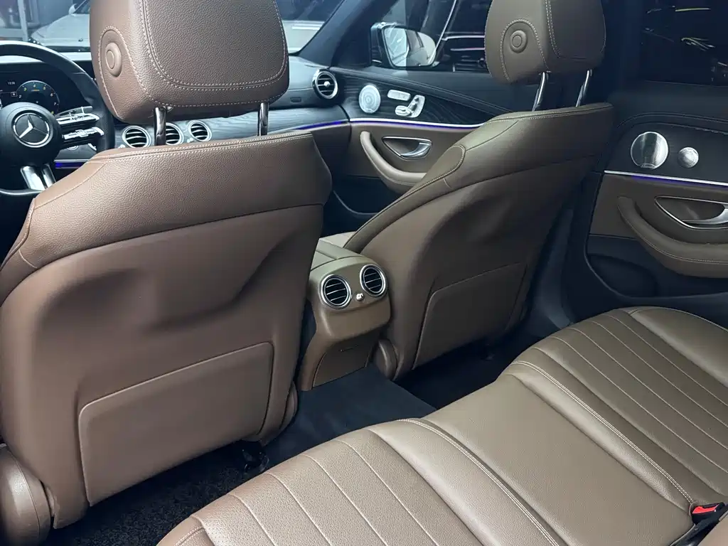Mercedes-Benz E-Class 2021 — фото 19