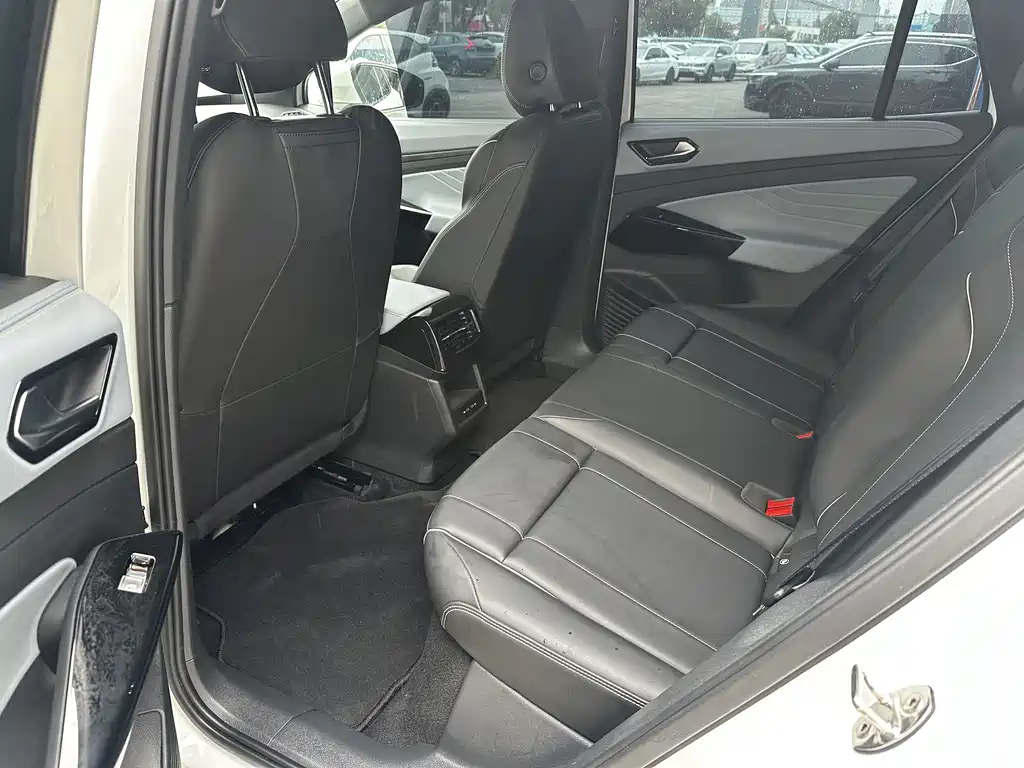 Volkswagen ID.4 X 2025