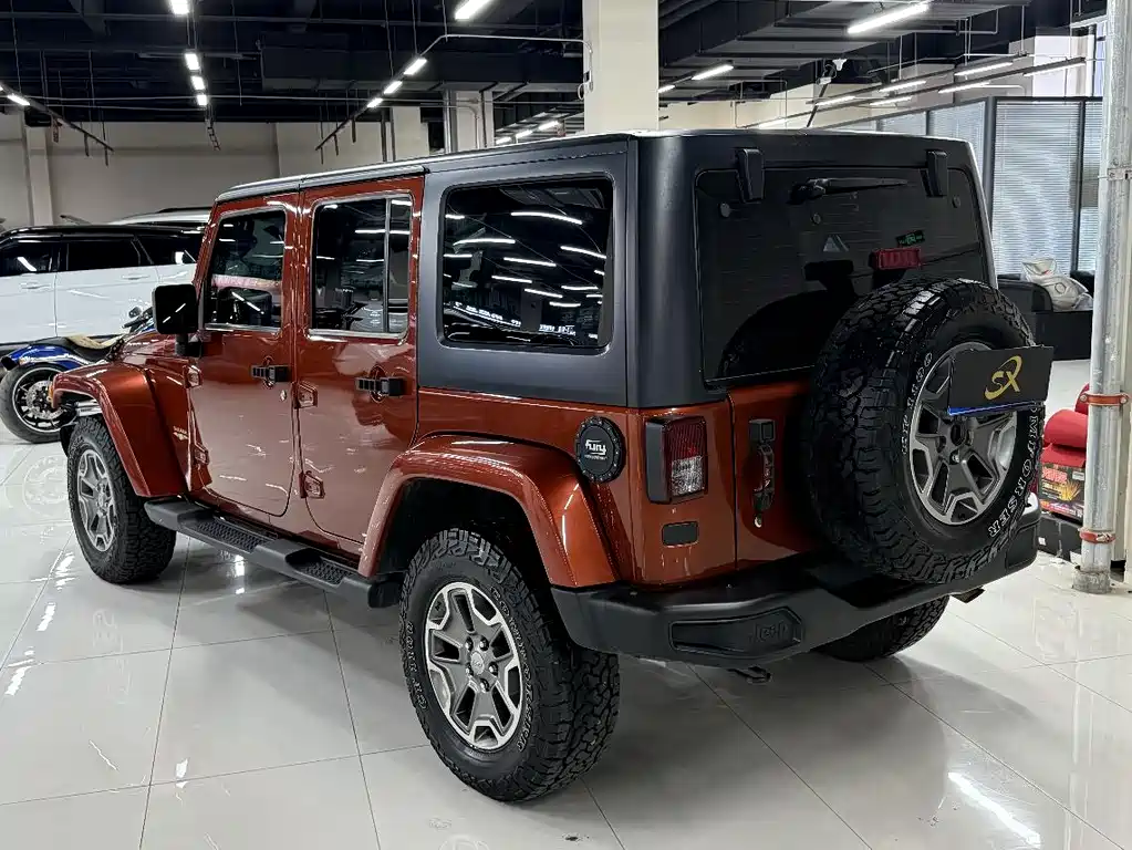 Jeep Wrangler 2014 — фото 7