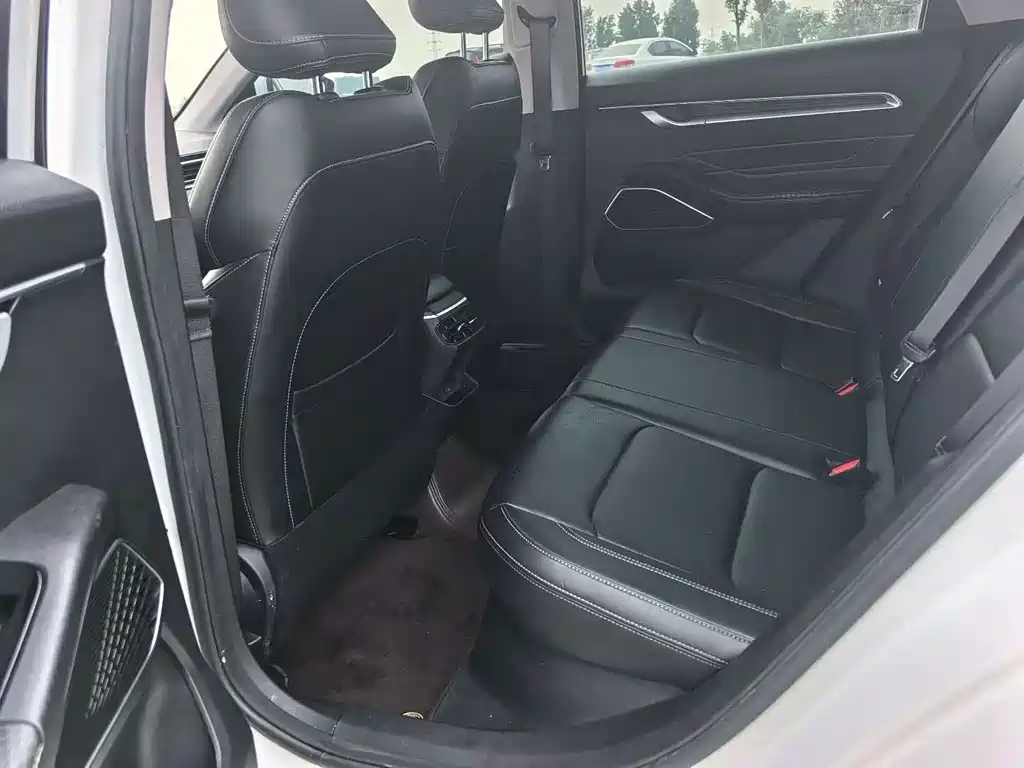 Geely Emgrand 2023