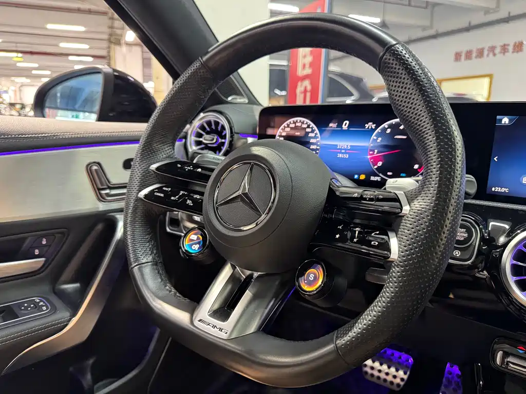 Mercedes-Benz A-Class AMG 2024 — фото 9