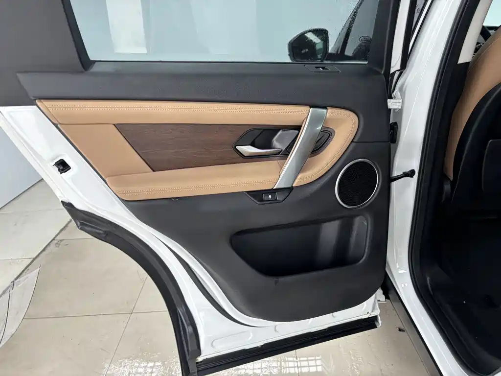 Land Rover Discovery Sport 2024 — фото 19