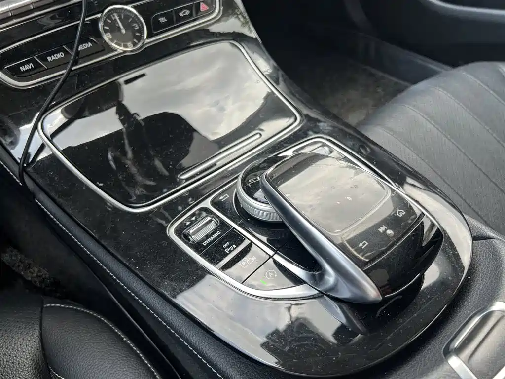 Mercedes-Benz E-Class 2017 — фото 10