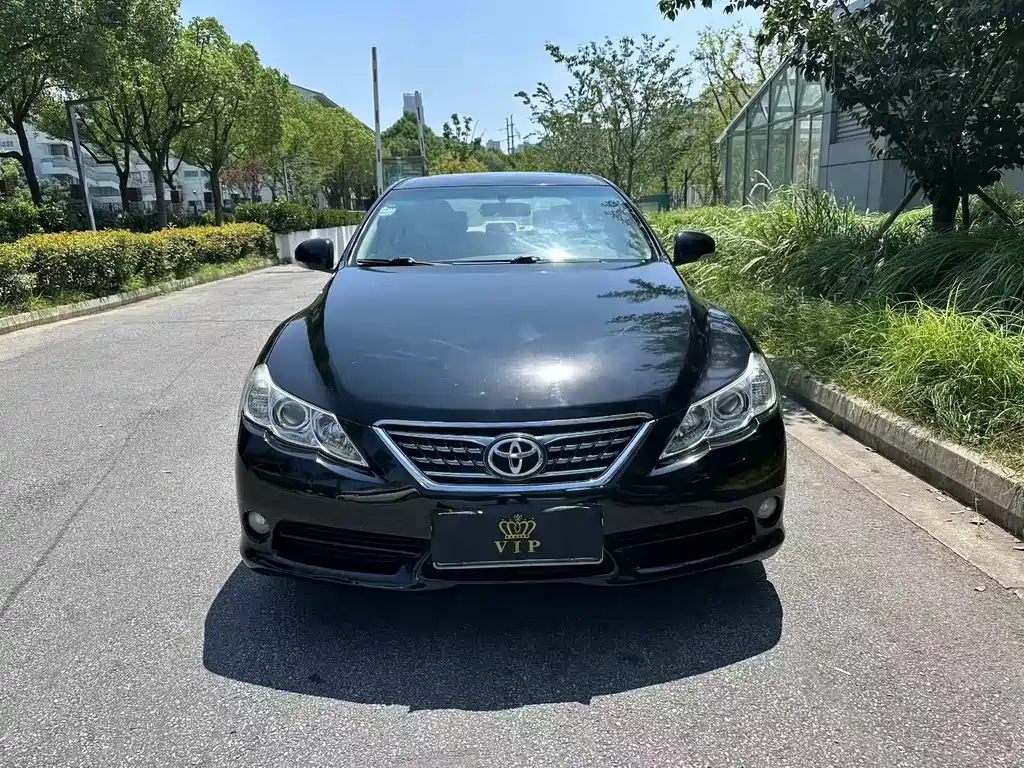 Toyota Reiz 2011