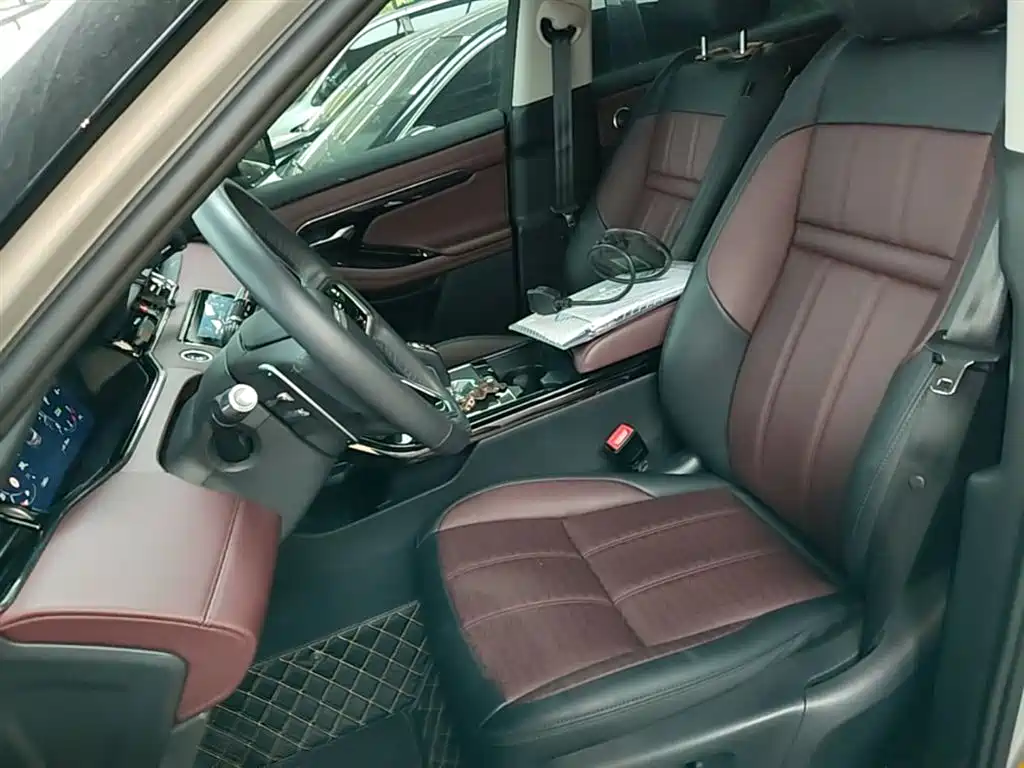 Land Rover Evoque 2021 — фото 15