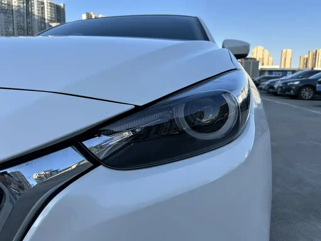 Mazda 3 Axela 2019 — фото 13
