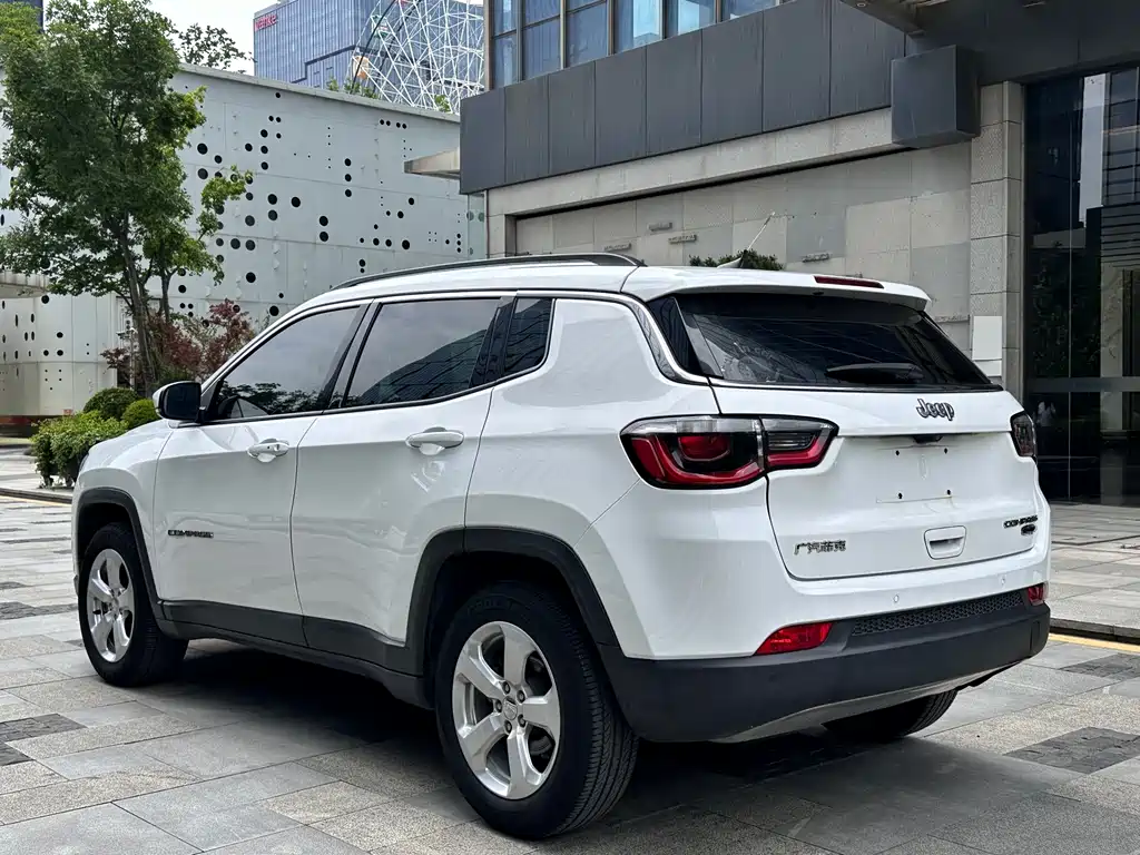 Jeep Compass 2017 — фото 6