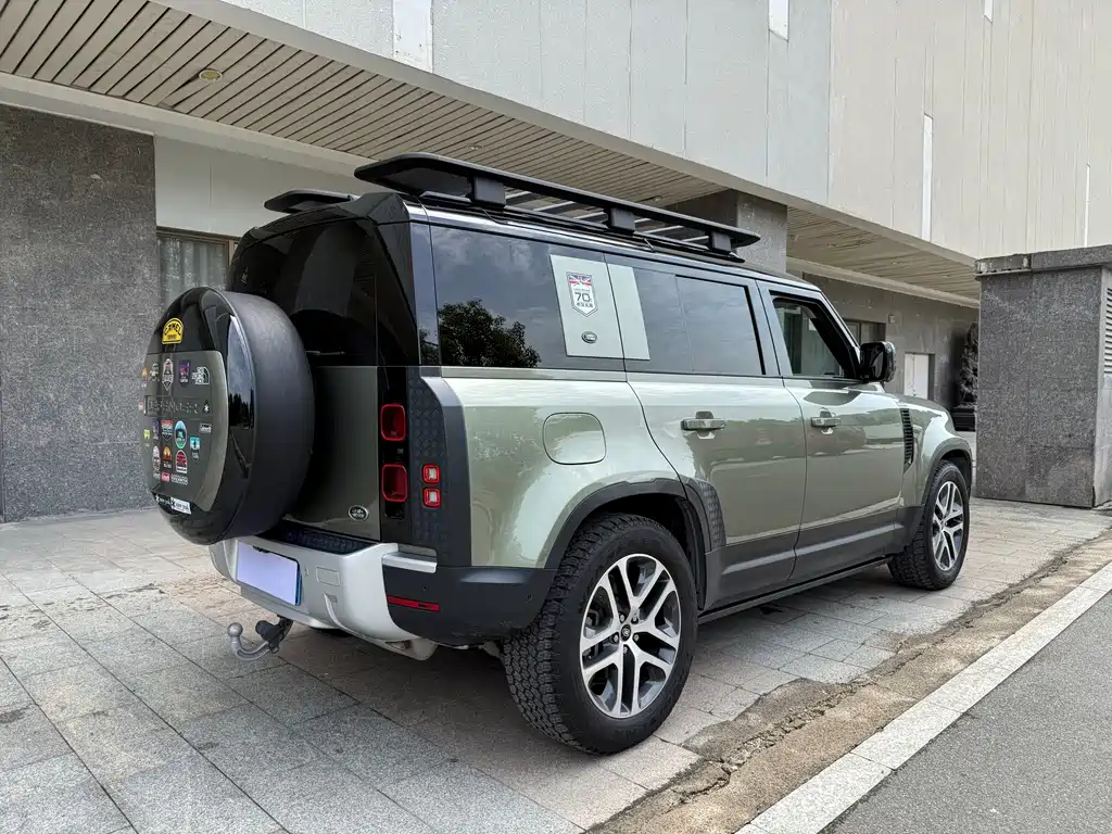 Land Rover Defender 2023 — фото 8