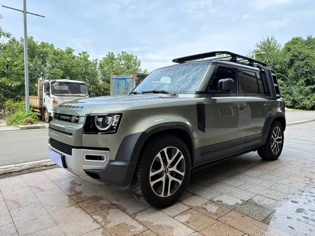 Land Rover Defender 2023 — фото 1