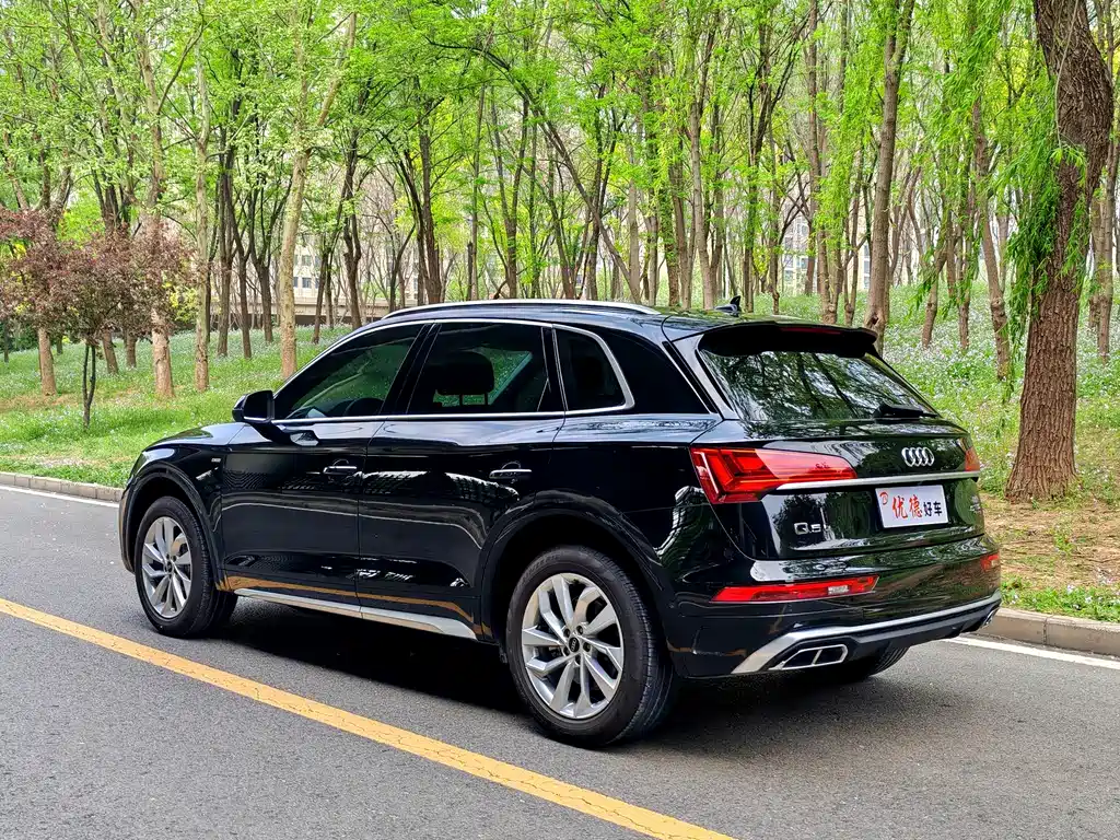 Audi Q5L 2023 — фото 15