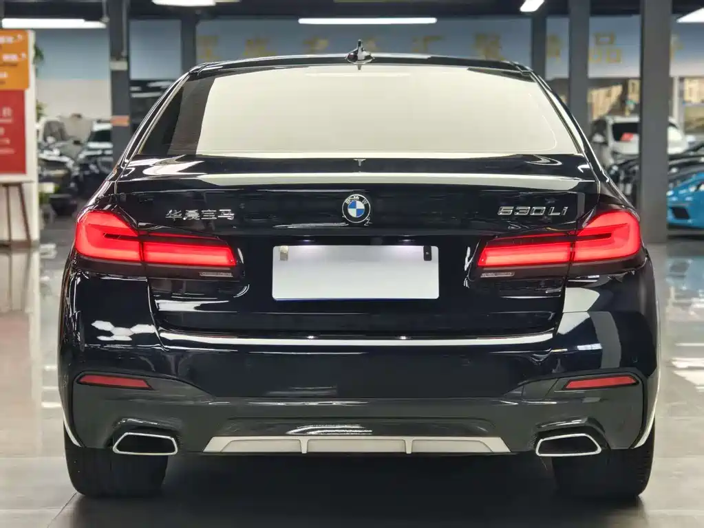 BMW 5 Series 2023 — фото 14