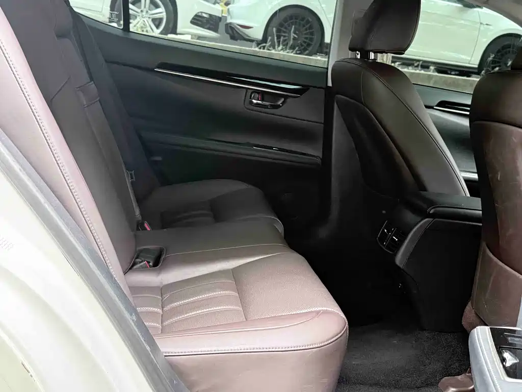 Lexus ES 2017 — фото 10