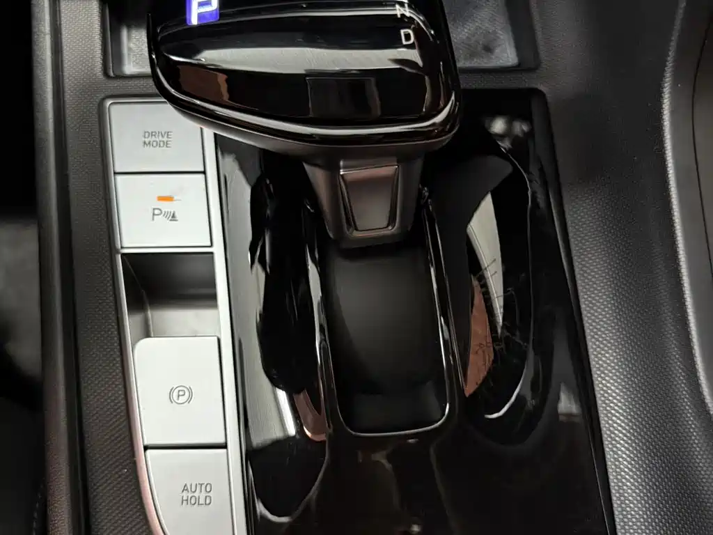 Hyundai Elantra 2022 — фото 11