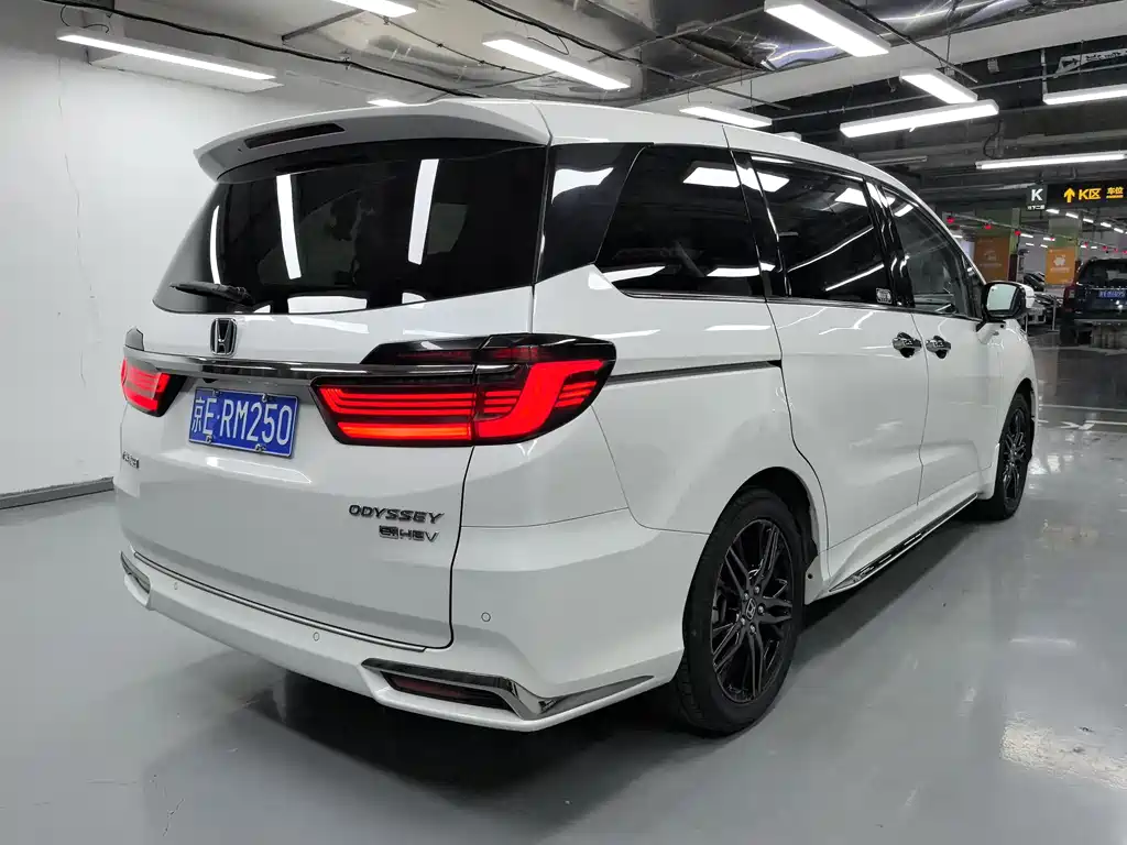Honda Odyssey 2023 — фото 15