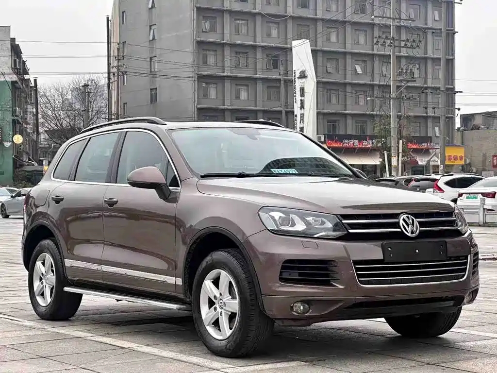 Volkswagen Touareg 2012 — фото 3
