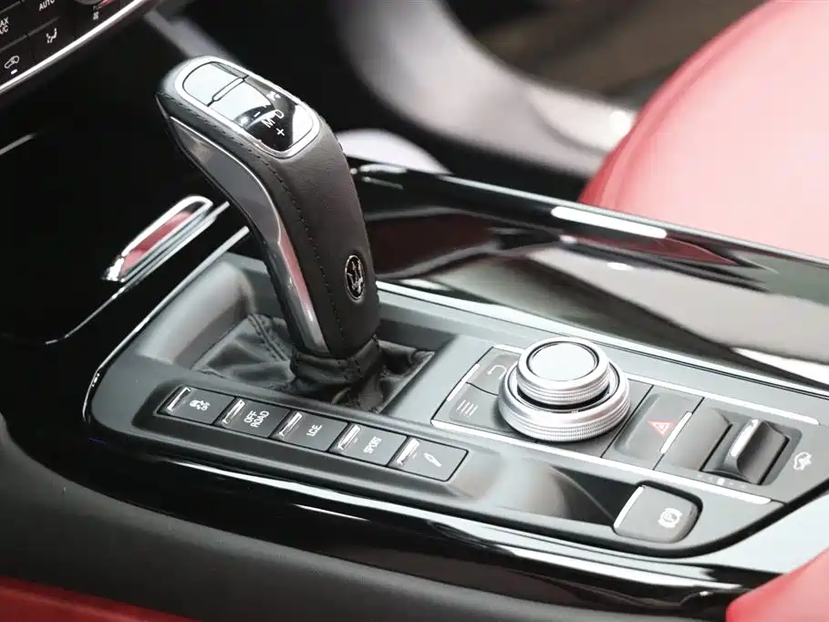 Maserati Levante 2021 — фото 14