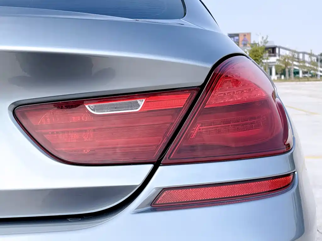 BMW 6 Series 2015 — фото 14