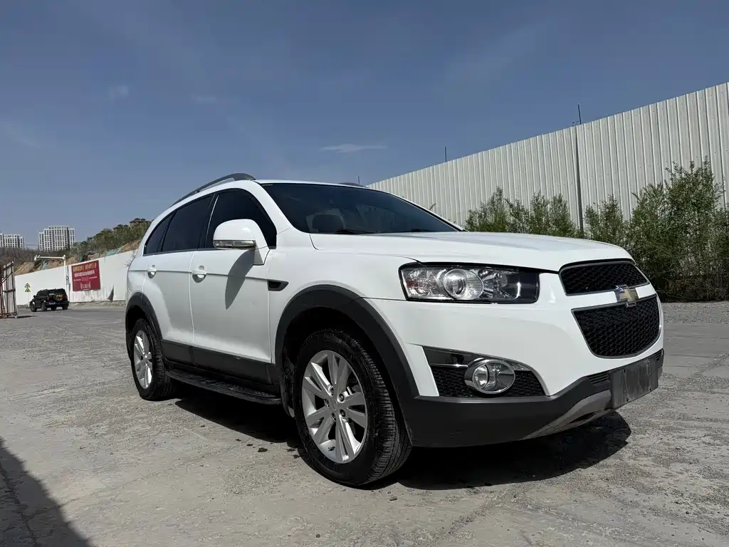 Chevrolet Captiva 2014 — фото 1