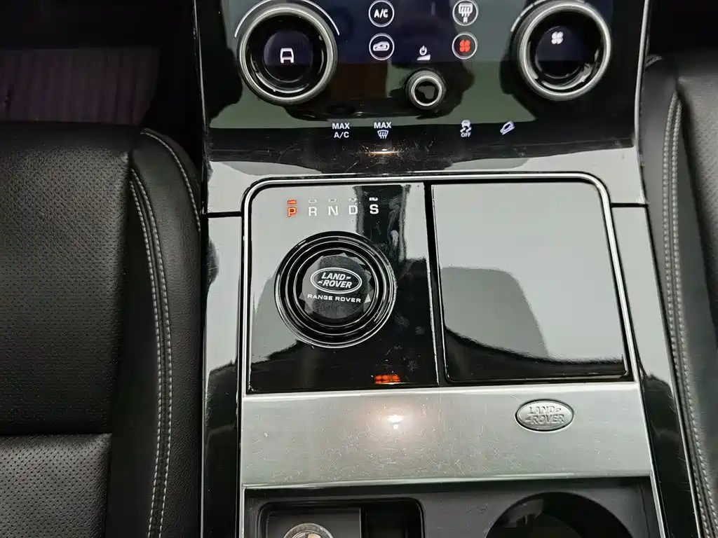 Land Rover Velar 2018 — фото 13