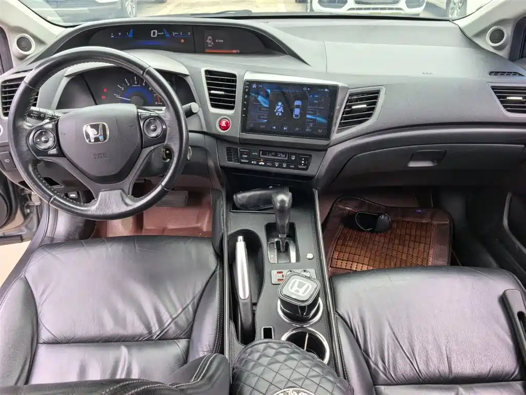 Honda Civic 2012 — фото 10
