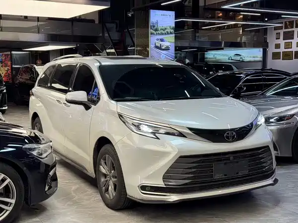 Toyota Sienna 2026