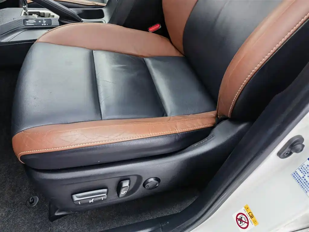 Toyota RAV4 2015 — фото 20