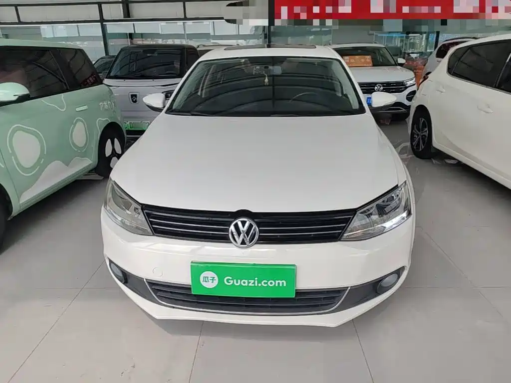 Volkswagen Sagitar 2015