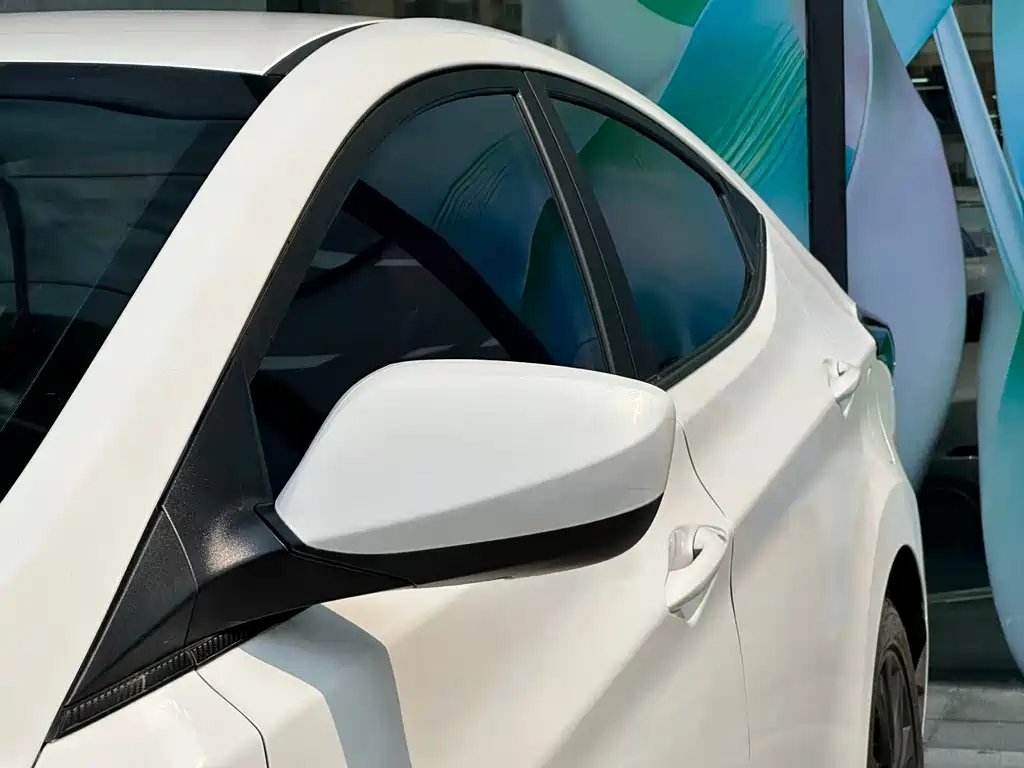 Hyundai Elantra Langdong 2017 — фото 22