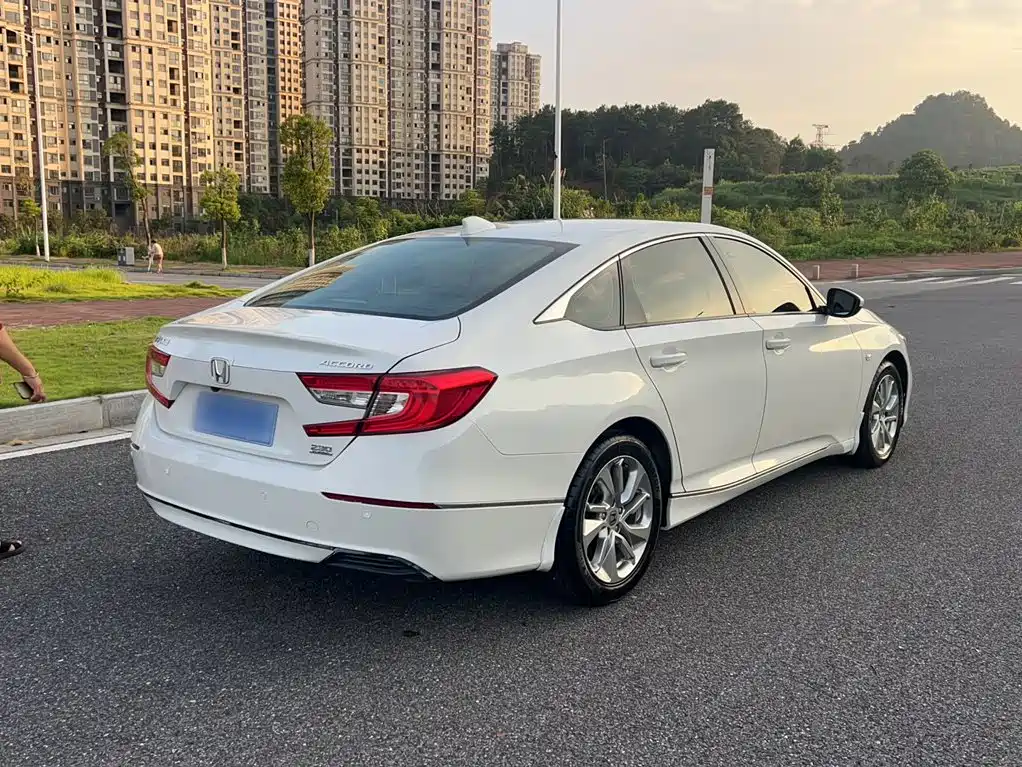 Honda Accord 2020 — фото 23